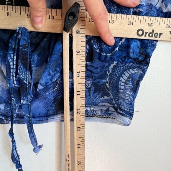 Brand New Pretty Little Thing Women’s 4 Blue Dragon Print Long Sleeve Crop Top - Picture 8 of 13